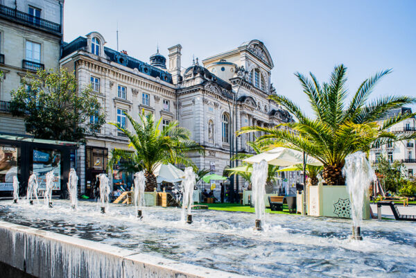 800 amunta angers place publique jet eau