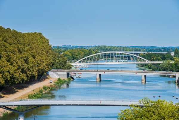 800 amunta angers pont transports en commun