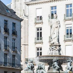 800 amunta nantes fontaine statues paysage