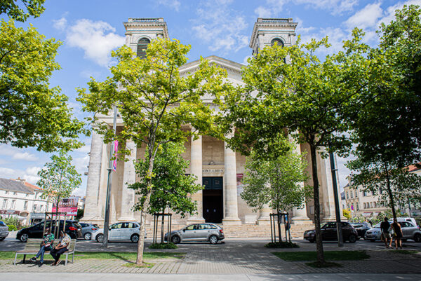 800 amunta la roche sur yon eglise saint louis